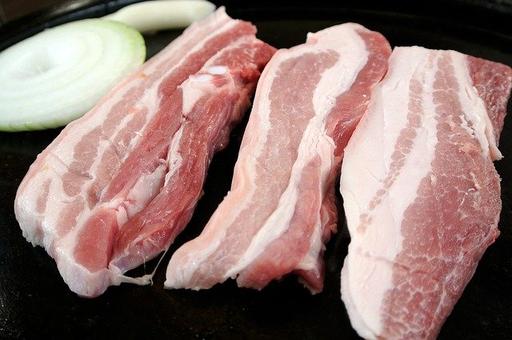 В России ожидается рекордное падение цен на свинину