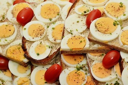 Ученые развеяли миф о вреде холестерина в яйцах