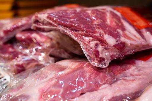 Производителей мяса с антибиотиками взяли на контроль