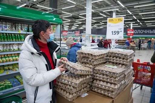 В России подорожали сосиски и творог, подешевели яйца