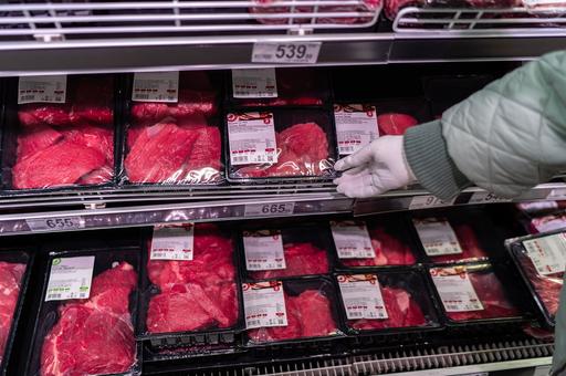 Почти треть россиян отмечает рост цен на мясо