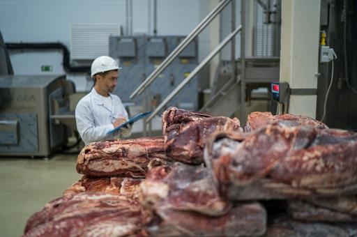 Прибыль американских мясокомбинатов падает из-за сокращения поголовья КРС