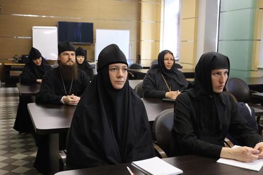 В ВГНКИ провели обучение для монашествующих РПЦ