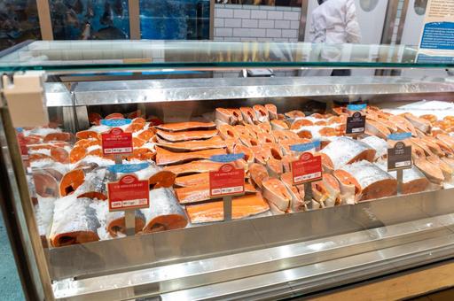 Первые партии камчатской рыбы поступили на прилавки магазинов в Центральной России