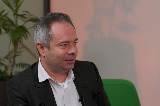 Как кошка Вижа из Донбасса стала звездой театра Куклачева и попала на обложку журнала