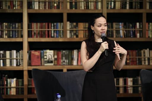 Первый учебник по диетологии собак и кошек представили в России