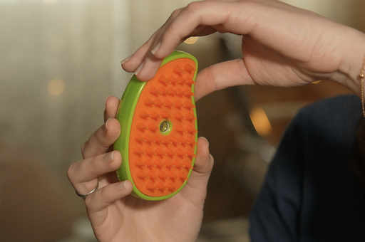 «ТехноХвост»: тестируем паровую щетку для кошек 