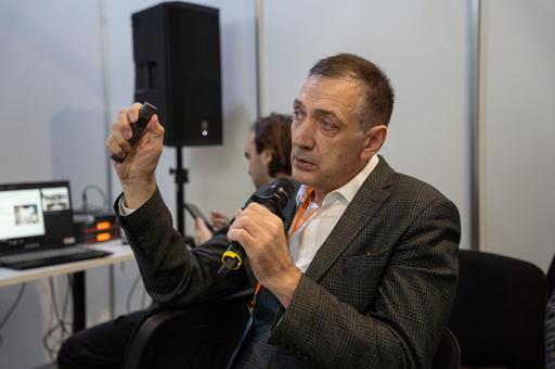 Асимметрия костей, стресс и больные почки: эксперты — о проблемах содержания кур